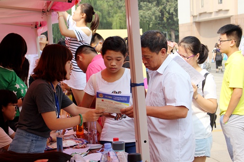 CF5E07CD@26ECBE2C_3FE1D457